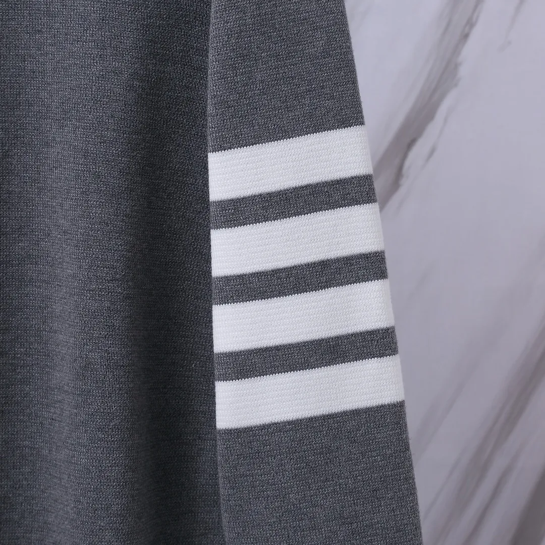 ：M 02 （TBClassic ） THOM BROWNE .TBClassic Breathable Same Style ：White/Navy Blue /Gray/ Blue Size：1/2/3/4
